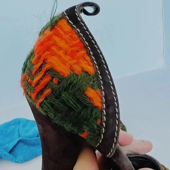 SOLD Miu Miu Y2K Green and Orange Yarn Abstract Rounded Chunky Heels - Picture 7 of 12